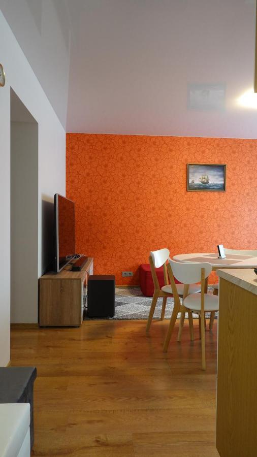 Cozy Telliskivi Apartment Near City Centre Таллин Экстерьер фото